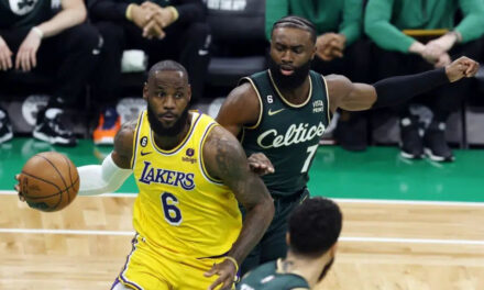 Brown obliga a prórroga; Celtics vencen a Lakers