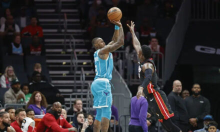 Hozier y Washington impulsan a Hornets sobre el Heat