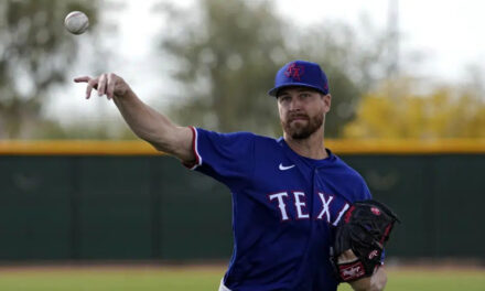 DeGrom cumple 1ra sesión de bullpen con los Rangers