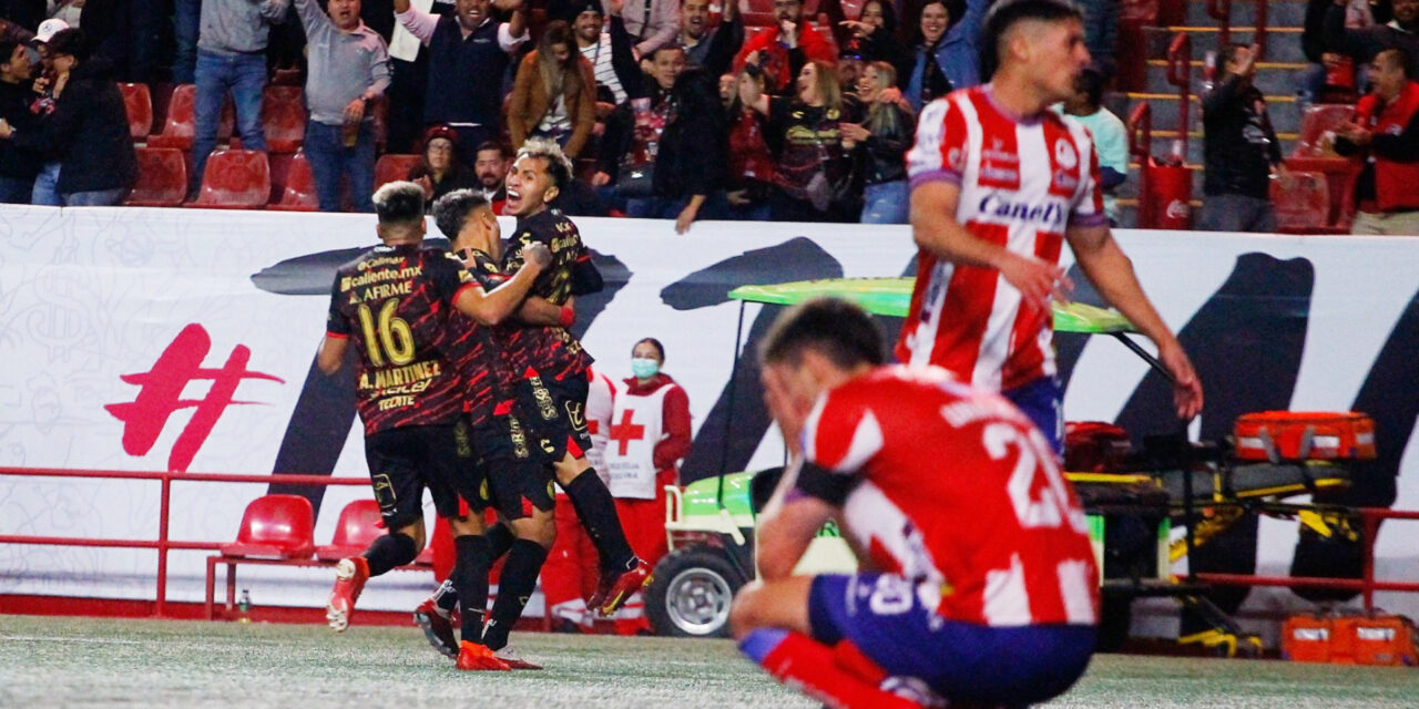 En espera de Herrera, Xolos rompe racha negativa con gol al límite