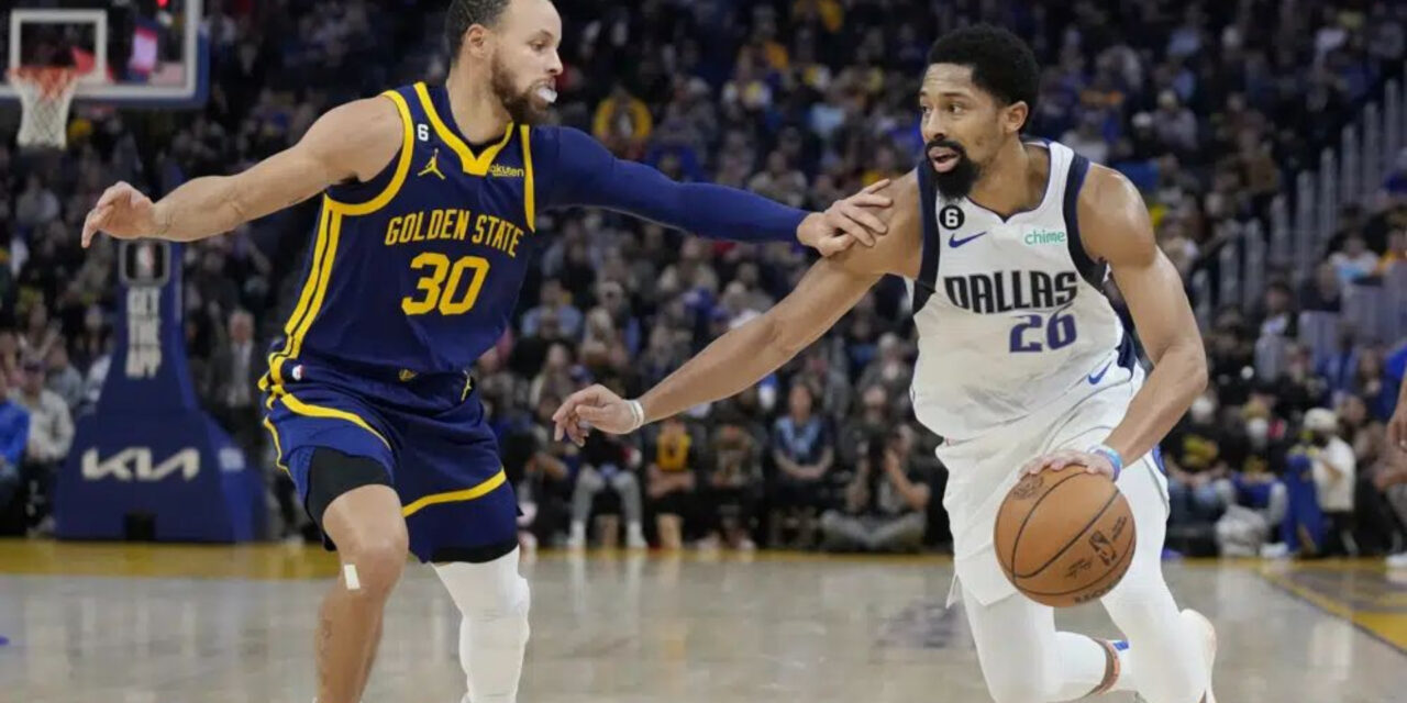 Curry se lastima en el triunfo de Warriors sobre Mavs