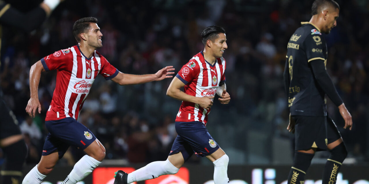 Chivas derrotó a Pumas