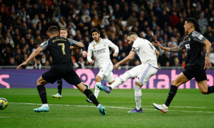 Real Madrid goleó al Elche con doblete de Benzema 