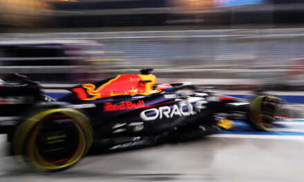 Verstappen sigue fuerte, Mercedes y McLaren con problemas