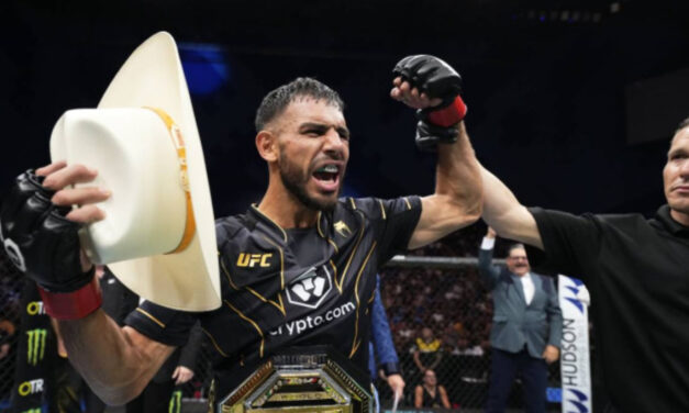 Pantera Rodríguez da cátedra y se convierte en segundo mexicano campeón del UFC