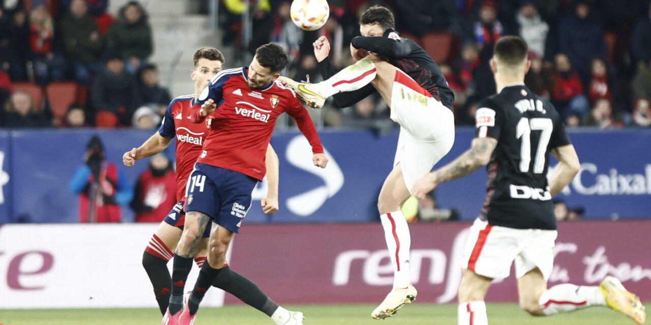 Osasuna vence al Atletic en ida de semis de Copa del Rey