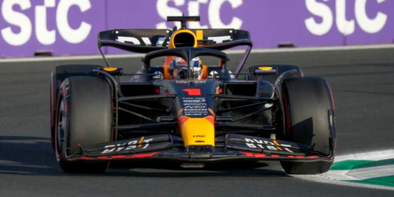 Max Verstappen voló en Arabia Saudita y Fernando Alonso volvió a sorprender