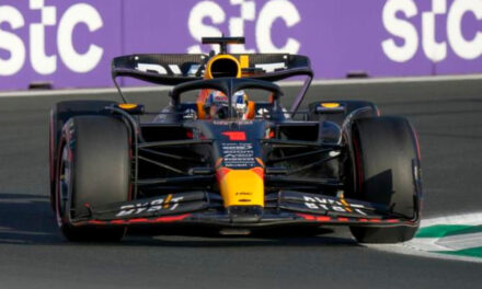 Max Verstappen voló en Arabia Saudita y Fernando Alonso volvió a sorprender