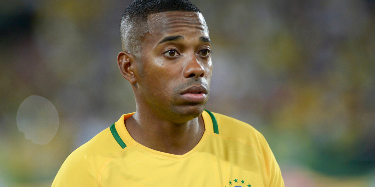 Rechazan pedido de Robinho y le dan 15 días para impugnar arresto en Brasil