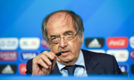 FIFA: Defenestrado dirigente francés desiste de candidatura
