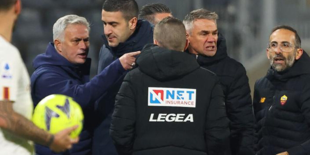 Mourinho sancionado con 2 partidos y 10.000 euros por increpar al árbitro