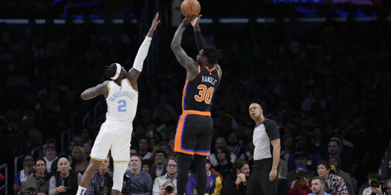 Knicks resisten y vencen a Lakers