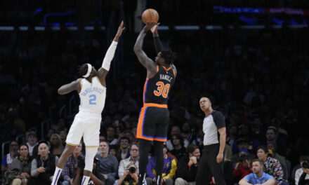 Knicks resisten y vencen a Lakers