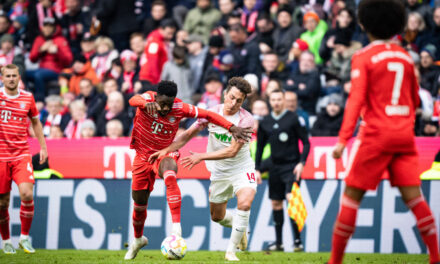 Defensas anotan y Bayern supera por 5-3 al Augsburg