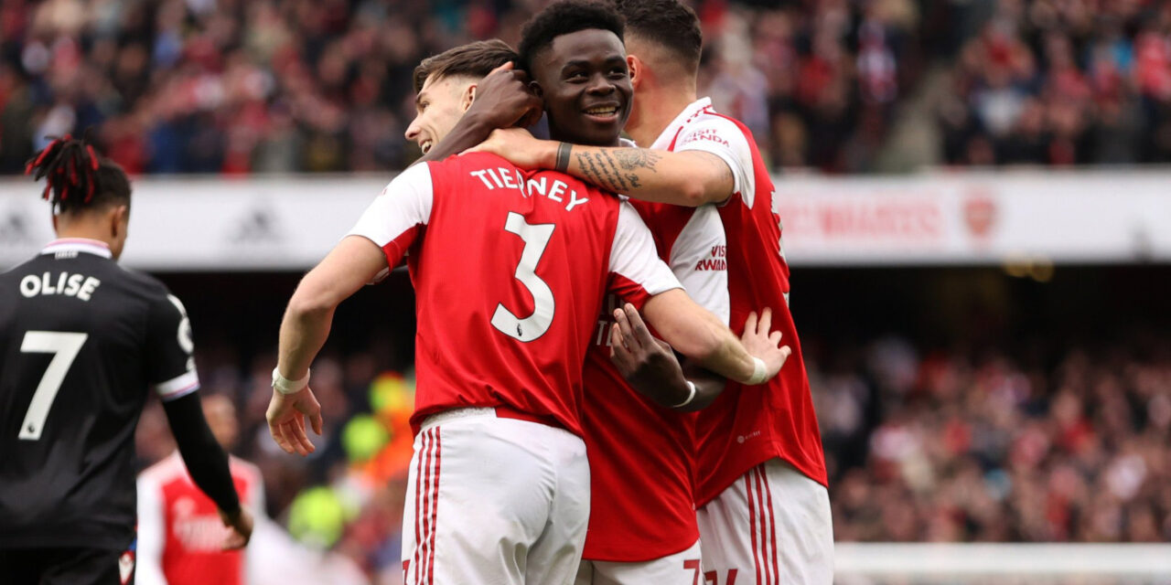 Arsenal se aleja en la cima tras golear 4-1 a Crystal Palace