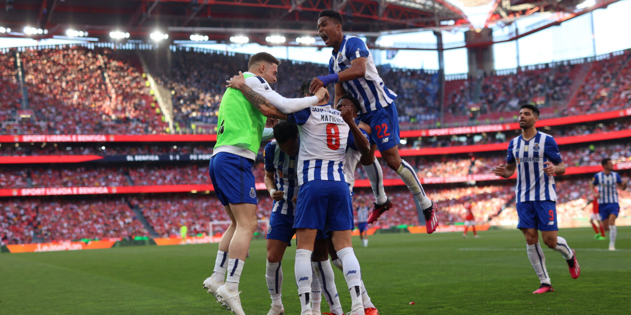 Porto se queda con el clásico portugués al derrotar al Benfica