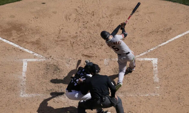 Gigantes sacuden 5 jonrones, apalean 16-6 a Medias Blancas