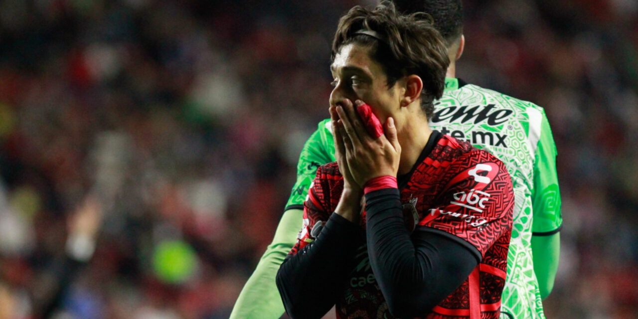 Con uno más casi todo el juego, Xolos no pudo con León; empate sin goles