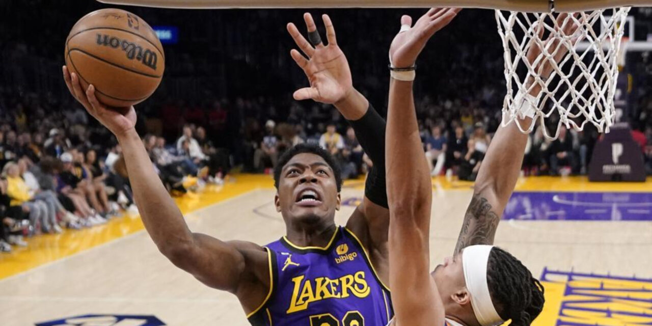 Lakers vencen a Suns y podrían evitar minitorneo