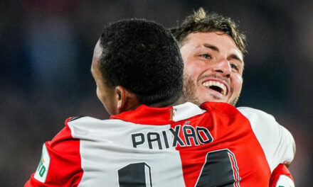 Santi Giménez firma una gran noche con el Feyenoord