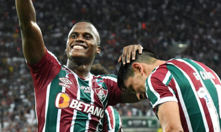 Con 3 de Cano, Fluminense golea a River en Libertadores