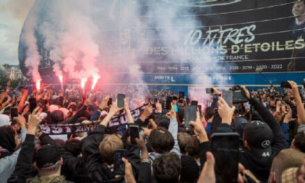 PSG: Fans arrementen contra Messi y piden dimisión de la directiva