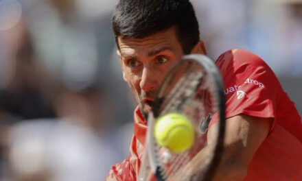 Djokovic supera con solvencia su debut en Roland Garros