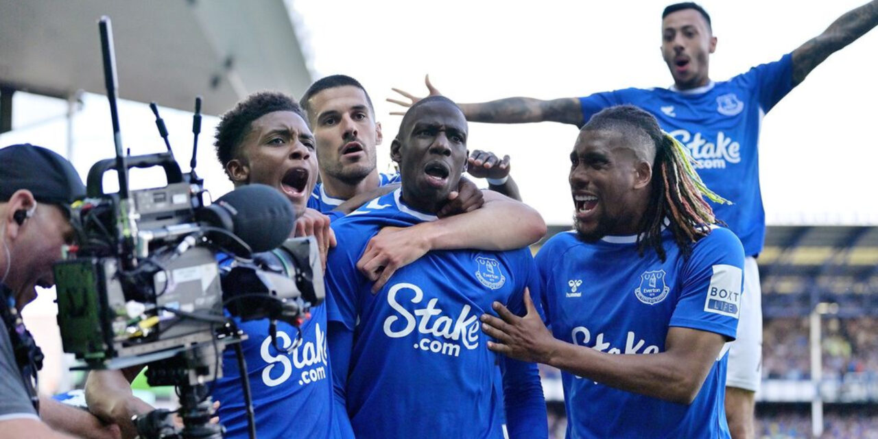 Everton se mantiene en la Premier; Leicester y Leeds descienden