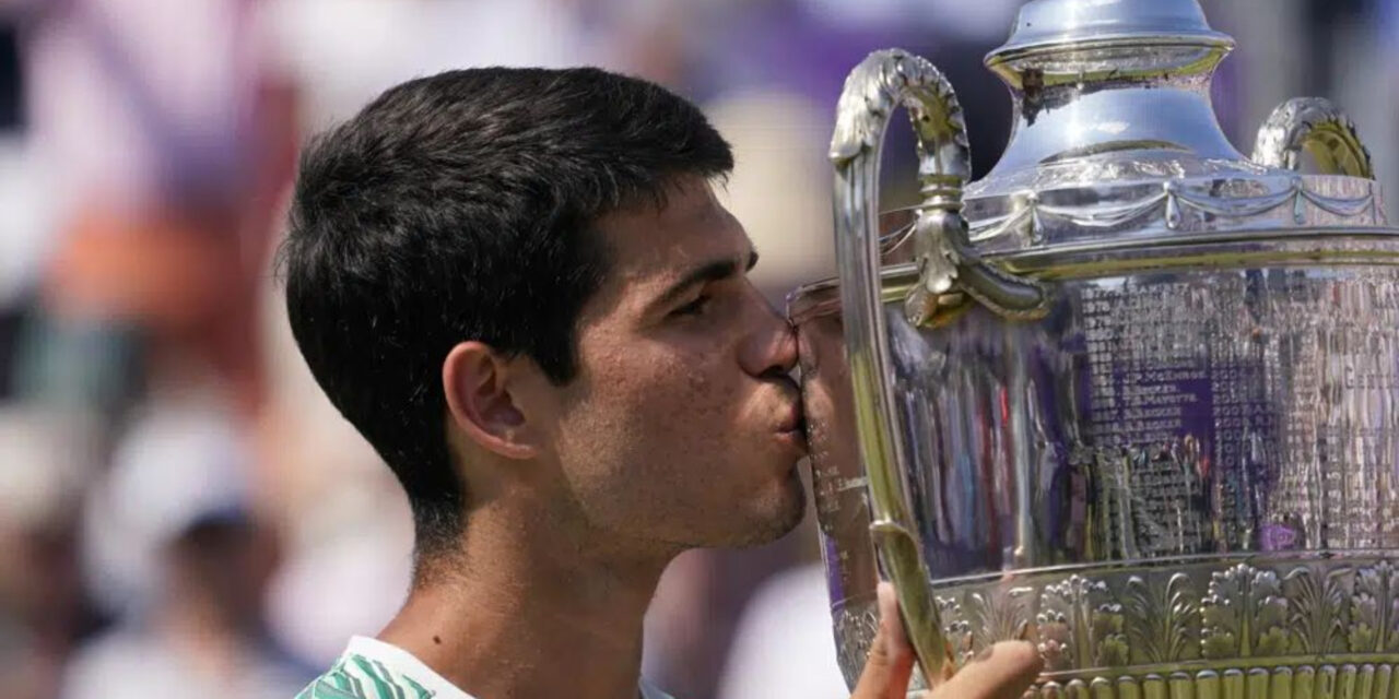 Alcaraz se consagra en Queen’s Club y recupera el número 1 previo a Wimbledon