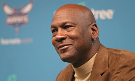 Michael Jordan venderá su participación mayoritaria en los Hornets de Charlotte