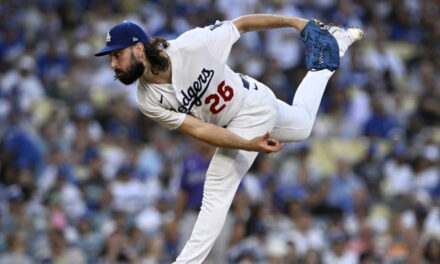 Gonsolin aporta 6 innings sólidos; Dodgers vencen 4-1 a Rockies