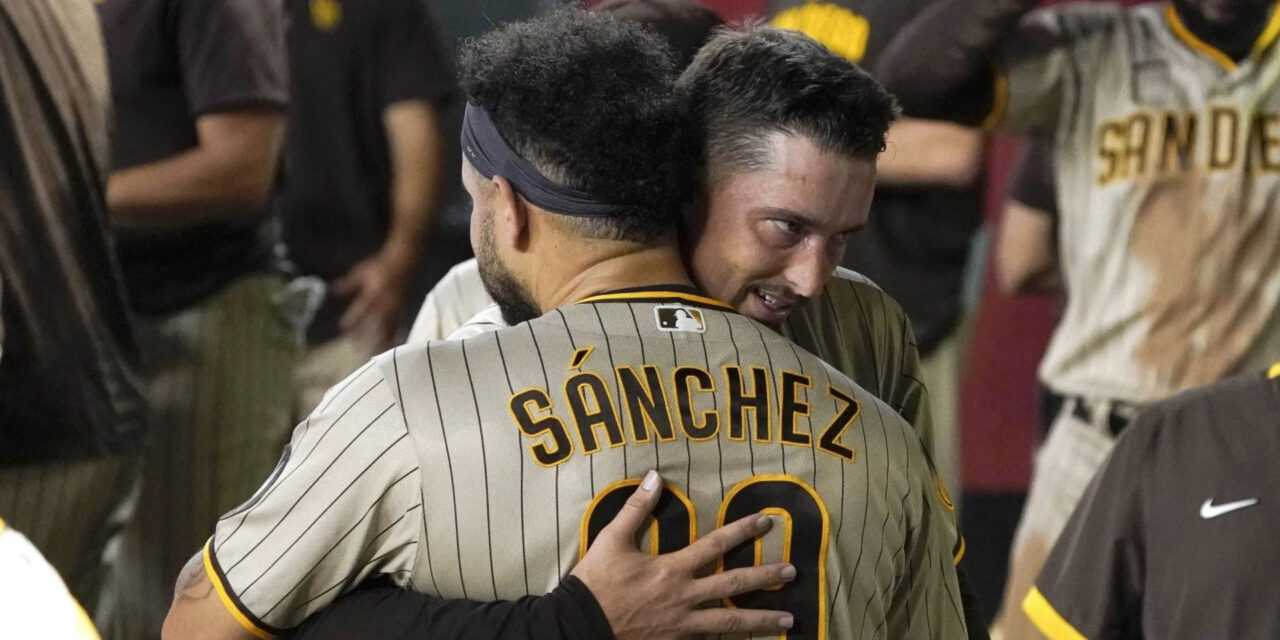 Padres salen de mala racha; doblegan 10-5 a Diamondbacks