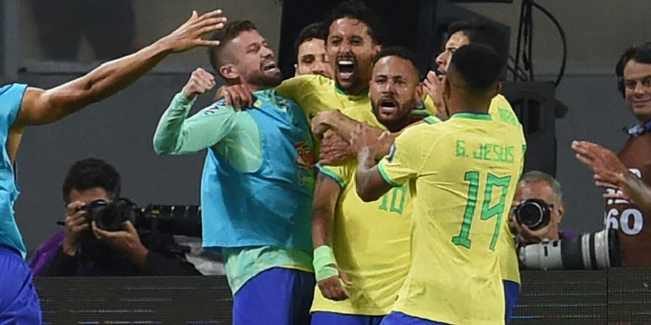 Brasil vence 1-0 a Perú en la agonía y se sitúa como líder en la eliminatoria
