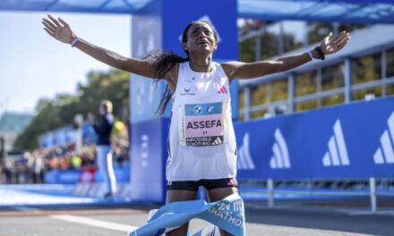 Tigst Assefa destroza récord mundial del maratón femenino al ganar por más de 2 minutos en Berlín
