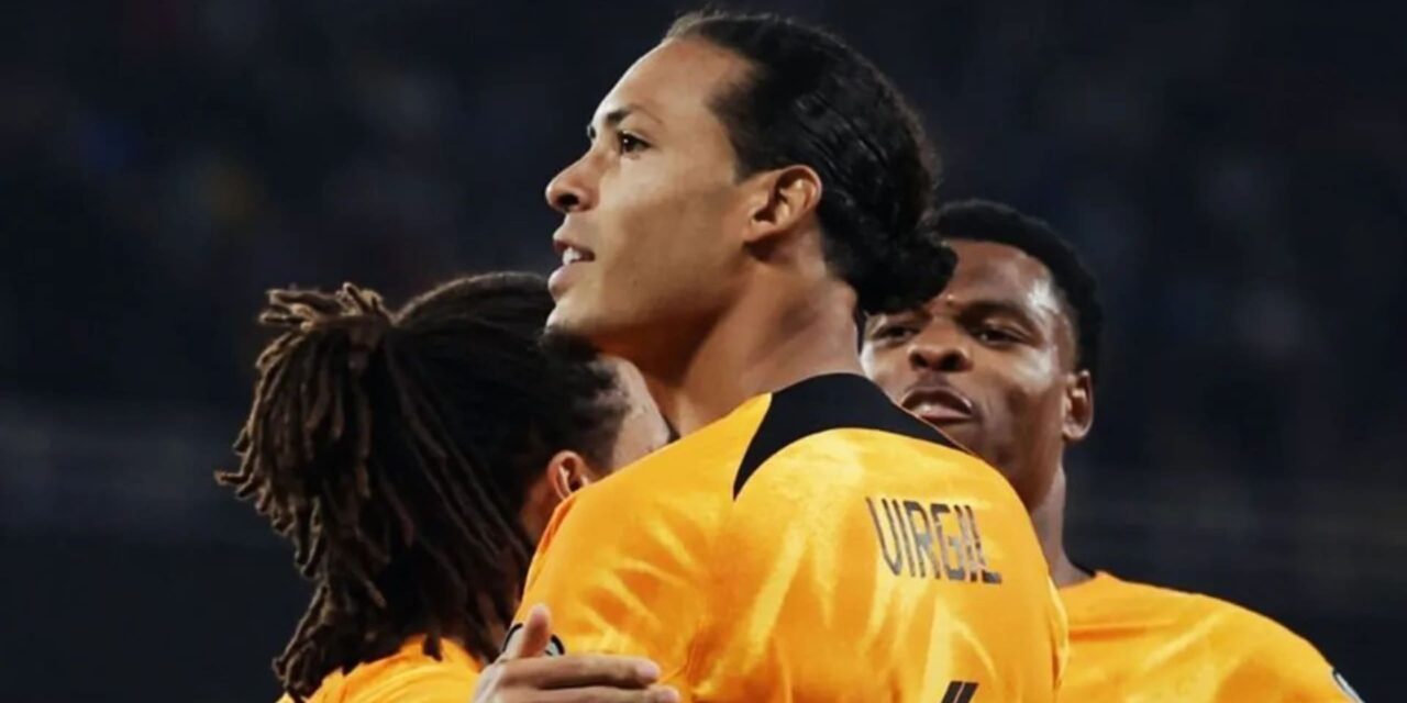 Van Dijk acerca a los Países Bajos a la Eurocopa con un postrero gol de penalti