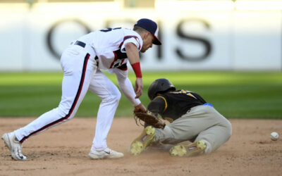 Padres propinan derrota 101 de la temporada a White Sox al ganar 2-1 en 11 innings