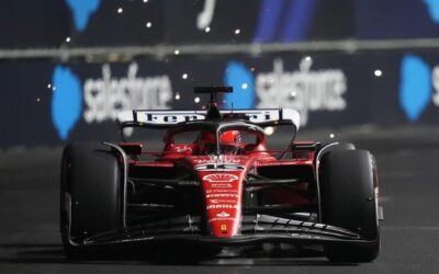 Leclerc se queda la pole y Verstappen no puede con Ferrari