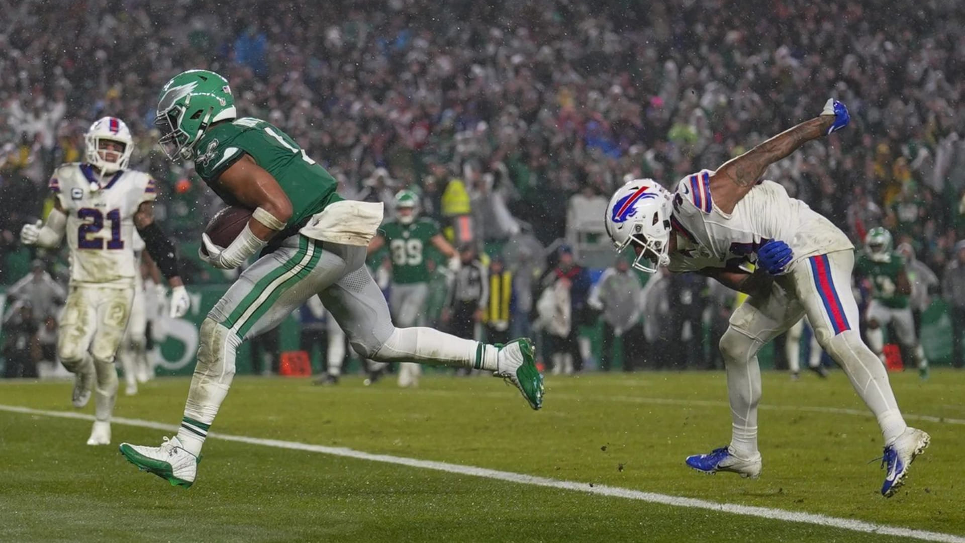 Hurts corre para el touchdown ganador en la prórroga; Eagles vencen a Allen y los Bills, 37-34