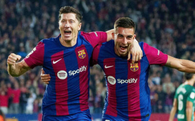Lewandowski marca un doblete en la remontada del Barcelona 2-1 ante el Alavés