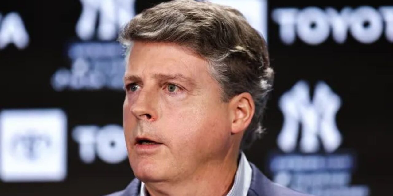 Steinbrenner le pregunta a sus peloteros y personal si Boone debería seguir al frente de Yankees