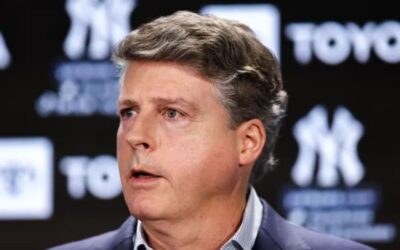 Steinbrenner le pregunta a sus peloteros y personal si Boone debería seguir al frente de Yankees