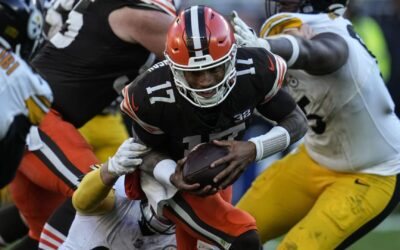 El novato Dorian Thompson-Robinson brilla al final y Browns derrotan 13-10 a Steelers