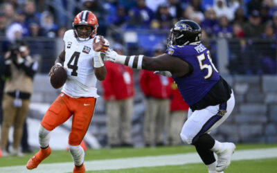 Watson ayuda a Browns a remontar de una desventaja de 14 puntos para superar 33-31 a Ravens