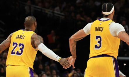 James destaca con 35 puntos; Lakers vencen a Blazers y lideran grupo en el In-Season