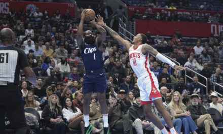 Jugada clave de 4 puntos de Harden guía a Clippers a triunfo sobre Rockets