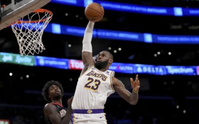 James se destapa con 37 puntos y con un tiro libre clave los Lakers ganan 105-104 a Rockets