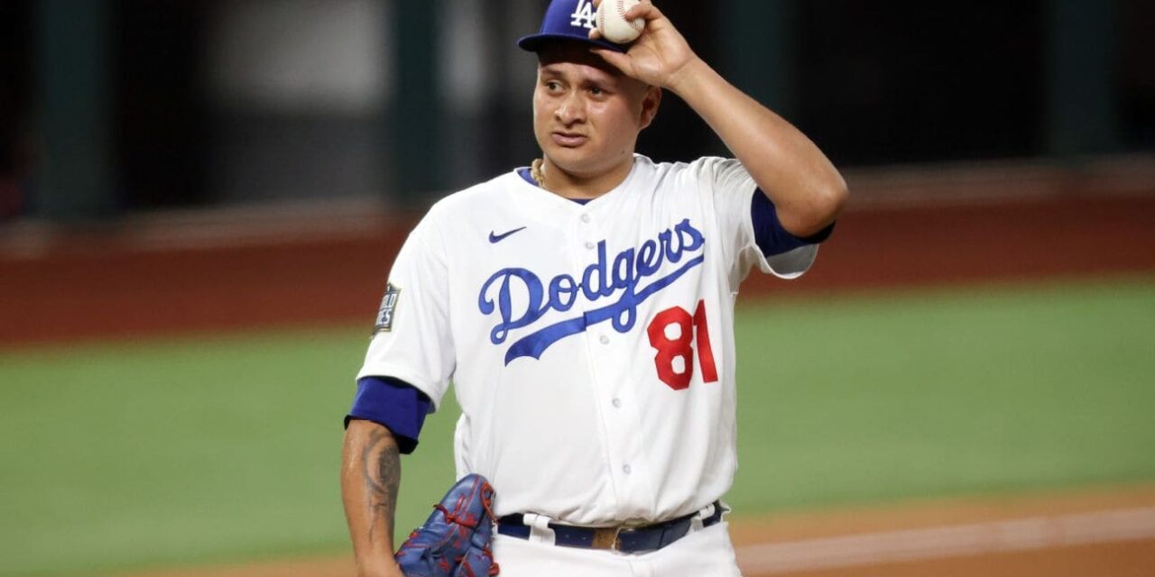 Dodgers depuran roster para abrir plaza a Ohtani. Canjean a González y Vivas a Yanquis por Sweeney