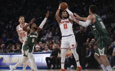Knicks ponen fin a racha de derrotas ante Bucks con triunfo por 129-122