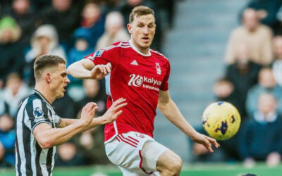 Con tripleta de Chris Wood, Nottingham Forest supera 3-1 al Newcastle