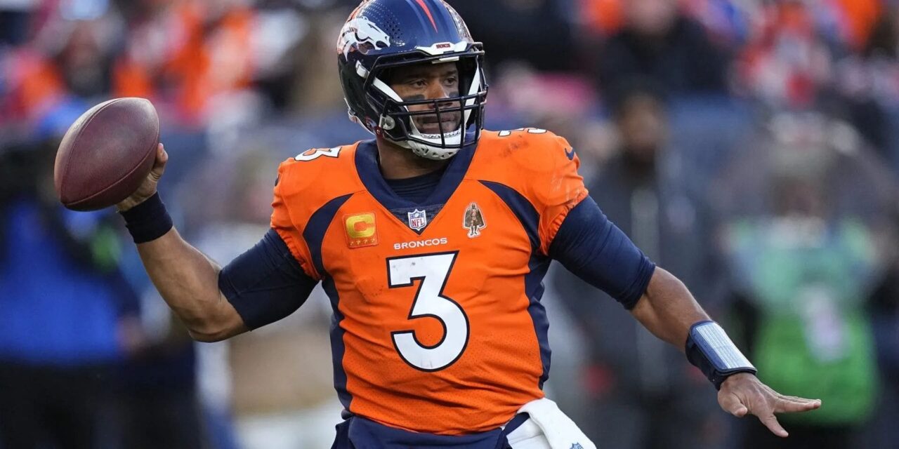 Los Denver Broncos envían a la banca a Russell Wilson, su quarterback estelar